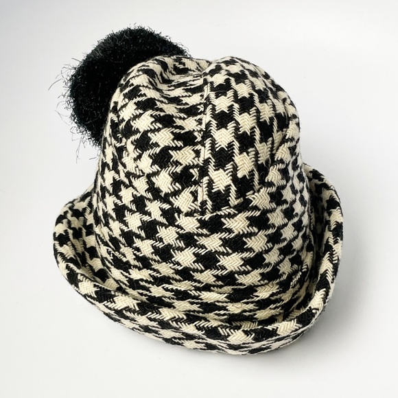 Vintage Adolfo Hat & Scarf Set 2pc Black & White Houndstooth Knit Fringe Rare - Picture 8 of 15